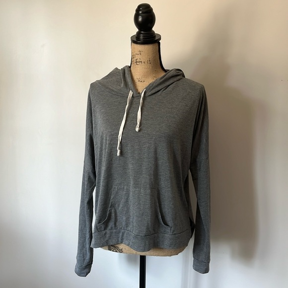 classic drawstring hoodie - Picture 1 of 6